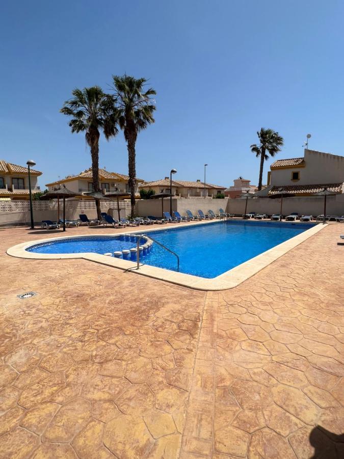 Bonito Adosado Con Piscina A 200 M De La Playa Διαμέρισμα El Mojon  Εξωτερικό φωτογραφία